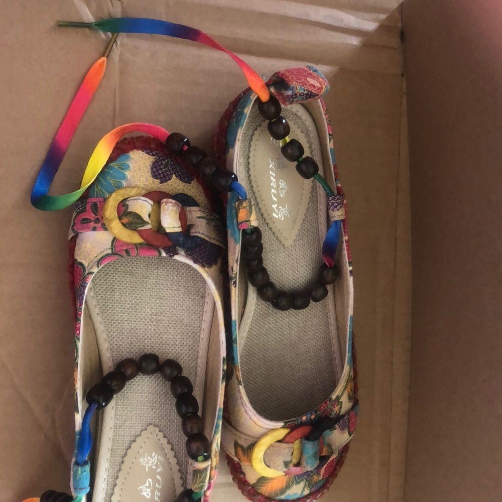 Shoes - Picture 4 of 4